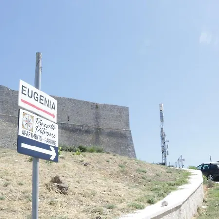 Piazzetta Petrone + Parking *
