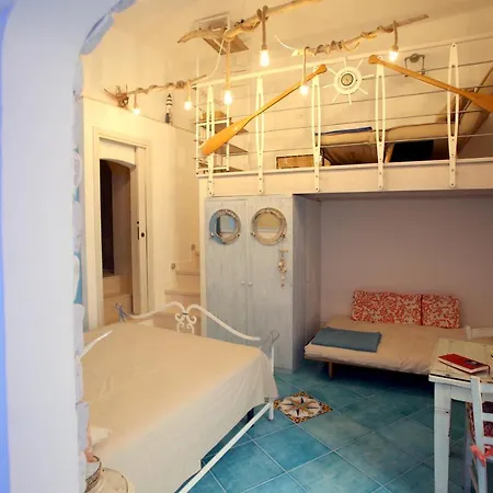 Piazzetta Petrone + Parking Apartment *