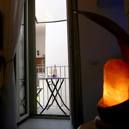 Piazzetta Petrone + Parking Apartment *
